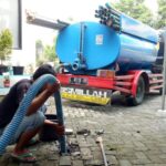 ilustrasi sedot wc
